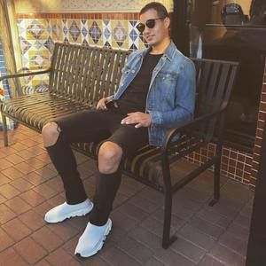 Meet your Posher, Ayoub